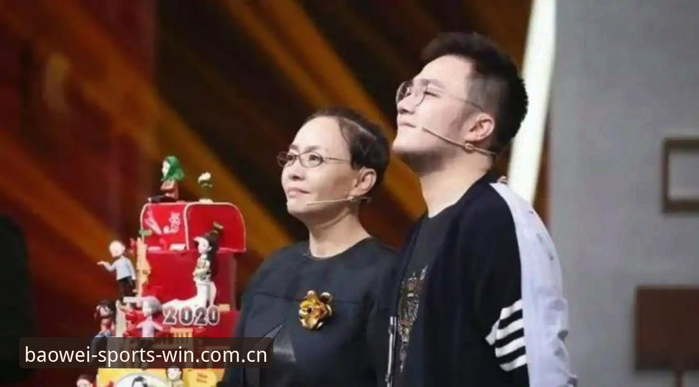 一句话捅破窗户纸：**你以为你在逛网站，其实你在逛数据流。**